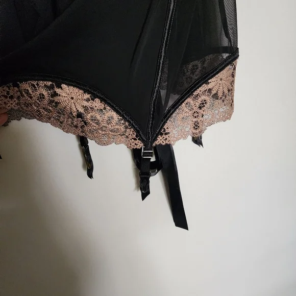 Nwot Victoria secrets bustier lace up corset